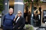 Amsterdam 7 oktober 2021
Ronald Koeman en zijn vrouw Bartina Koeman op de cornelis schuytstraat .