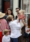 Naarden 24 september 2021
Nina ten Brink de dochter van Robert ten Brink en zijn vrouw Roos trouwt in het gemeentehuis van Naarden Vesting met haar man Laurens Jan . Ze arriveren in een bakfiets.