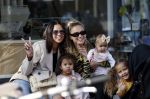 Amsterdam 18 september 2021
Rose Bertram met haar kinderen een een vriendin op terras.