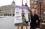 Amsterdam 23 september 2021
Rose Bertram onthult de cover van Fabulous Mama met zichzelf op de cover bij Cafe de Waard