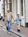 Amsterdam 2 oktober 2021
Ruud de Wild met zijn dochter Teddy  aan het winkelen in de 9 straatjes