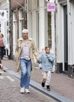 Amsterdam 2 oktober 2021
Ruud de Wild met zijn dochter Teddy  aan het winkelen in de 9 straatjes