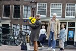 Amsterdam 2 oktober 2021
Ruud de Wild met zijn dochter Teddy  aan het winkelen in de 9 straatjes