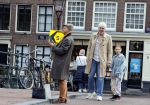 Amsterdam 2 oktober 2021
Ruud de Wild met zijn dochter Teddy  aan het winkelen in de 9 straatjes