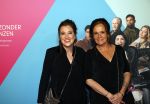 Amsterdam 11 oktober 2021
Premiere Liefde zonder grenzenin Tuschinski met in de hoofdrol Yolanthe Cabau v Kasbergen Jim Bakkum Soy Kroon Abbey Hoes  Hajo Bruins en Peggy Vrijens . Holly Brood kwam met haar moeder Sandra en Zus en schoonmoeder