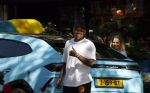 Amsterdam 8 september 2021
Steven Bergwijn met zijn vriendin Sem Smit op de cornelis schuytstraat. Steven rijdt in een Lamborghini Urus.
