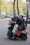 Amsterdam 11 oktober 2021
Presentatie fit platform van Antje Monteiro fit at home health & lifestyle. Chimene v Oosterhout en tanja Jess kwamen op vespa scooter