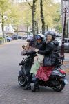Amsterdam 11 oktober 2021
Presentatie fit platform van Antje Monteiro fit at home health & lifestyle. Chimene v Oosterhout en tanja Jess kwamen op vespa scooter