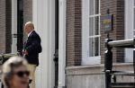 Amsterdam 17 september 2021
Theo Hiddema op terras en wandelend naar zijn huis