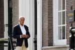 Amsterdam 17 september 2021
Theo Hiddema op terras en wandelend naar zijn huis