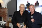 Volendam 12 oktober 2021
Boekpresentatie Jan Keizer bij Hotel Spaander in Volendam . Alle oude bendleden van BZN zijn aanwezig zoals Annie Schilder Carola Smit Jan Tuijp Jack Veerman Thomas Tol Dick Plat