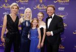Scheveningen 26 september 2021
Premiere Aladdin in het circustheater. Bastiaan ragas en zijn vrouw Tooske met hun kinderen