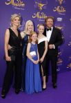 Scheveningen 26 september 2021
Premiere Aladdin in het circustheater. Bastiaan ragas en zijn vrouw Tooske met hun kinderen