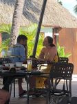 Curacao 13 oktober 2021
First dates  barmaan Victor Abeln met zijn nieuwe vriendin bij Kontiki beach .