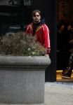 Amsterdam 5 oktober 2021
Waylon brengt met zijn gouden porsch panamera turbo zijn dochter en vriendin Bibi Breijman naar een kinder kledingwinkel in Amsterdam zuid. Hijzelf gaat shoppen op de Cornelis schuytstraat.