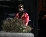 Amsterdam 5 oktober 2021
Waylon brengt met zijn gouden porsch panamera turbo zijn dochter en vriendin Bibi Breijman naar een kinder kledingwinkel in Amsterdam zuid. Hijzelf gaat shoppen op de Cornelis schuytstraat.