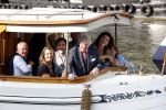 Amsterdam 6 september 2021
Willibrord Frequin viert zijn 80e verjaardag  met zijn kinderen vrouw en beste vrienden op een boot op de grachten van Amsterdam. Zijn kinderen Barbara Rebecca Louis . Willibrord zijn broer Aad Ouborg Fons de Poel en Guido Maas