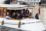 Amsterdam 6 september 2021
Willibrord Frequin viert zijn 80e verjaardag  met zijn kinderen vrouw en beste vrienden op een boot op de grachten van Amsterdam. Zijn kinderen Barbara Rebecca Louis . Willibrord zijn broer Aad Ouborg Fons de Poel en Guido Maas