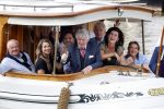 Amsterdam 6 september 2021
Willibrord Frequin viert zijn 80e verjaardag  met zijn kinderen vrouw en beste vrienden op een boot op de grachten van Amsterdam. Zijn kinderen Barbara Rebecca Louis . Willibrord zijn broer Aad Ouborg Fons de Poel en Guido Maas