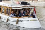Amsterdam 6 september 2021
Willibrord Frequin viert zijn 80e verjaardag  met zijn kinderen vrouw en beste vrienden op een boot op de grachten van Amsterdam. Zijn kinderen Barbara Rebecca Louis . Willibrord zijn broer Aad Ouborg Fons de Poel en Guido Maas