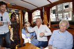 Amsterdam 6 september 2021
Willibrord Frequin viert zijn 80e verjaardag  met zijn kinderen vrouw en beste vrienden op een boot op de grachten van Amsterdam. Zijn kinderen Barbara Rebecca Louis . Willibrord zijn broer Aad Ouborg Fons de Poel en Guido Maas