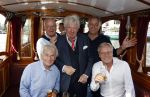 Amsterdam 6 september 2021
Willibrord Frequin viert zijn 80e verjaardag  met zijn kinderen vrouw en beste vrienden op een boot op de grachten van Amsterdam. Zijn kinderen Barbara Rebecca Louis . Willibrord zijn broer Aad Ouborg Fons de Poel en Guido Maas