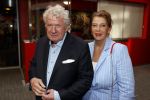 Hoofddorp 19 september 2021
Premiere van Barrie Stevens in de schouwburg van Hoofddorp. Willibrord Frequin kwam met zijn  vrouw