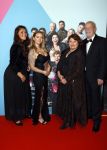 Amsterdam 11 oktober 2021
Premiere Liefde zonder grenzenin Tuschinski met in de hoofdrol Yolanthe Cabau v Kasbergen Jim Bakkum Soy Kroon Abbey Hoes  Hajo Bruins en Peggy Vrijens . Moeder Yolanthe met man en dochter