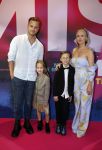 Amsterdam 30 september 2022
Premiere Misfit in Pathe arena.
De cast bestond oa uit Bettina Holwerda, Timor Steffens Senna Ramos Duncan Tromp Stefania Nienke v Dijk Anique Dreamon Kes v d Broek Ricky Naingolan Roosmarijn Wind Felice Poppeliers en Kimberley Agyarko
