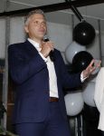 Diemen 27 september 2022
Boekpresentatie Roland Kahn . Roland met de doctoren van het AVLH ziekenhuis