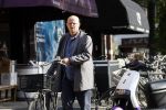 Amstetdam 4 oktober 2022
Ferdinanad Grapperhaus doet boodschappen in Amsterdam zuid