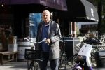 Amstetdam 4 oktober 2022
Ferdinanad Grapperhaus doet boodschappen in Amsterdam zuid