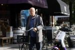 Amstetdam 4 oktober 2022
Ferdinanad Grapperhaus doet boodschappen in Amsterdam zuid