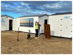 Knokke, 10 Oktober 2022 Strandtent Indi Beach einde seizoen en dus het demonteren van alles