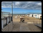 Knokke, 10 Oktober 2022 Strandtent Indi Beach einde seizoen en dus het demonteren van alles