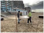 Knokke, 10 Oktober 2022 Strandtent Indi Beach einde seizoen en dus het demonteren van alles