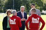 Amsterdam 21 september 2022
Koning Willem Alexander bezoekt sportdag van de Johan Cruyff foundation op de toekomst en in de Johan Cruyff Arena . Danny Cruyff Jordi Cruyff en zijn dochter Susila .