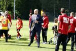 Amsterdam 21 september 2022
Koning Willem Alexander bezoekt sportdag van de Johan Cruyff foundation op de toekomst en in de Johan Cruyff Arena . Danny Cruyff Jordi Cruyff en zijn dochter Susila .