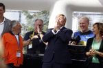 Amsterdam 21 september 2022
Koning Willem Alexander bezoekt sportdag van de Johan Cruyff foundation op de toekomst en in de Johan Cruyff Arena . Danny Cruyff Jordi Cruyff en zijn dochter Susila .