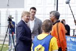 Amsterdam 21 september 2022
Koning Willem Alexander bezoekt sportdag van de Johan Cruyff foundation op de toekomst en in de Johan Cruyff Arena . Danny Cruyff Jordi Cruyff en zijn dochter Susila . Koning Willem Alexander Frank Rijkaard en Marlou van Rhijn