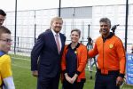 Amsterdam 21 september 2022
Koning Willem Alexander bezoekt sportdag van de Johan Cruyff foundation op de toekomst en in de Johan Cruyff Arena . Danny Cruyff Jordi Cruyff en zijn dochter Susila . Koning Willem Alexander Frank Rijkaard en Marlou van Rhijn