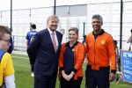 Amsterdam 21 september 2022
Koning Willem Alexander bezoekt sportdag van de Johan Cruyff foundation op de toekomst en in de Johan Cruyff Arena . Danny Cruyff Jordi Cruyff en zijn dochter Susila . Koning Willem Alexander Frank Rijkaard en Marlou van Rhijn