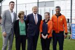 Amsterdam 21 september 2022
Koning Willem Alexander bezoekt sportdag van de Johan Cruyff foundation op de toekomst en in de Johan Cruyff Arena . Danny Cruyff Jordi Cruyff en zijn dochter Susila . Koning Willem Alexander Frank Rijkaard en Marlou van Rhijn