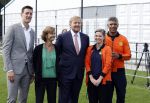 Amsterdam 21 september 2022
Koning Willem Alexander bezoekt sportdag van de Johan Cruyff foundation op de toekomst en in de Johan Cruyff Arena . Danny Cruyff Jordi Cruyff en zijn dochter Susila . Koning Willem Alexander Frank Rijkaard en Marlou van Rhijn