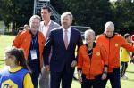Amsterdam 21 september 2022
Koning Willem Alexander bezoekt sportdag van de Johan Cruyff foundation op de toekomst en in de Johan Cruyff Arena . Danny Cruyff Jordi Cruyff en zijn dochter Susila . Koning Willem Alexander met Ronald Koeman Jordi Cruyff en Sarina Wiegman