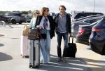 Eindhoven 8 oktober 2022
Leontien Ruiters en haar nieuwe vriend John Huiberts vertrekken samen met zijn dochter vanaf airport Eindhoven voor een vakantie naar ibiza.