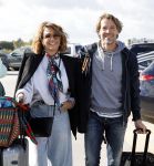 Eindhoven 8 oktober 2022
Leontien Ruiters en haar nieuwe vriend John Huiberts vertrekken samen met zijn dochter vanaf airport Eindhoven voor een vakantie naar ibiza.