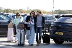 Eindhoven 8 oktober 2022
Leontien Ruiters en haar nieuwe vriend John Huiberts vertrekken samen met zijn dochter vanaf airport Eindhoven voor een vakantie naar ibiza.