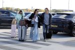 Eindhoven 8 oktober 2022
Leontien Ruiters en haar nieuwe vriend John Huiberts vertrekken samen met zijn dochter vanaf airport Eindhoven voor een vakantie naar ibiza.