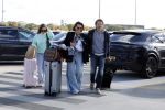 Eindhoven 8 oktober 2022
Leontien Ruiters en haar nieuwe vriend John Huiberts vertrekken samen met zijn dochter vanaf airport Eindhoven voor een vakantie naar ibiza.
